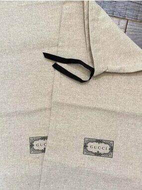 1 pair of Gucci dust bags for shoes